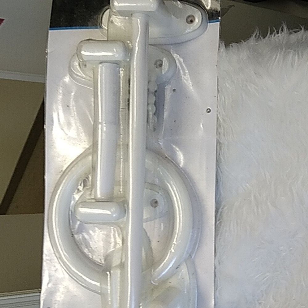 BATH HARDWARE SET - Picture 2 of 3